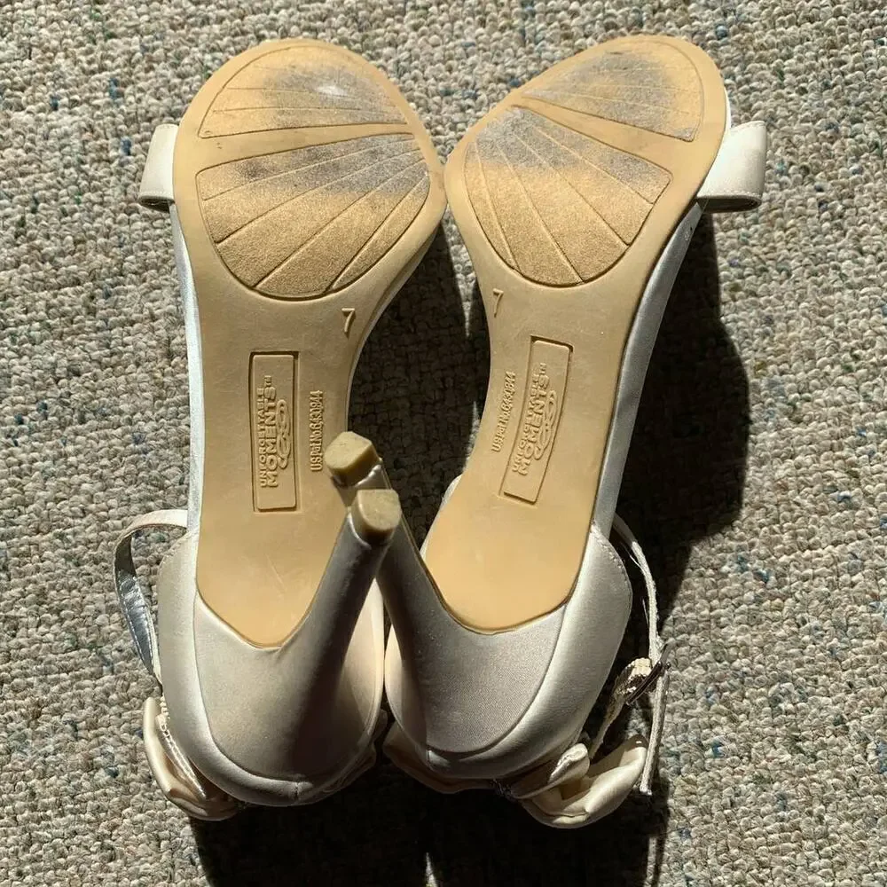 Unforgettable Moments Women's Size 7 Melody Satin Heels Ivory Bling Wedding